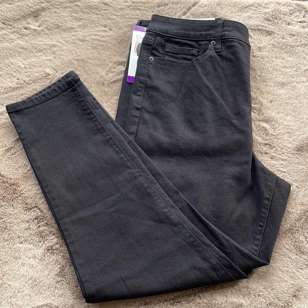 Jessica Simpson - High Rise Ankle Jean